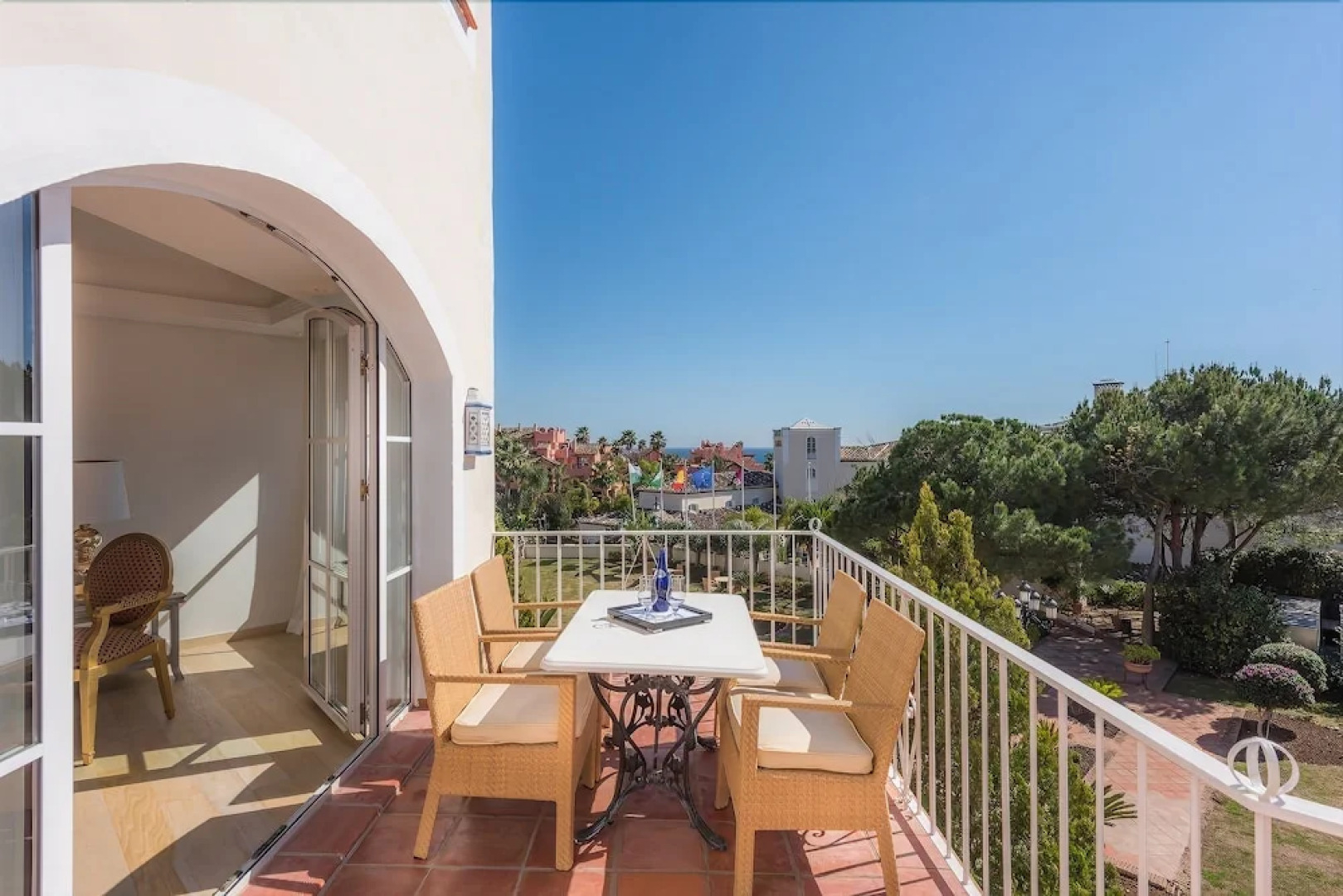 Las Dunas Suites & Apartments