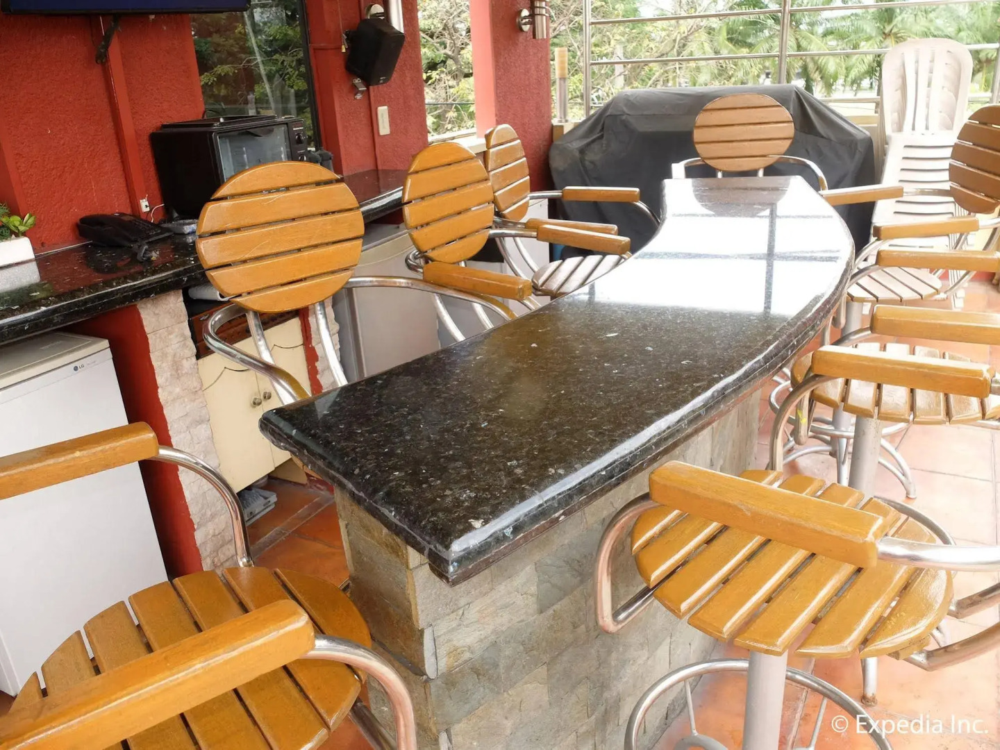 Fields Walking Street Hotel