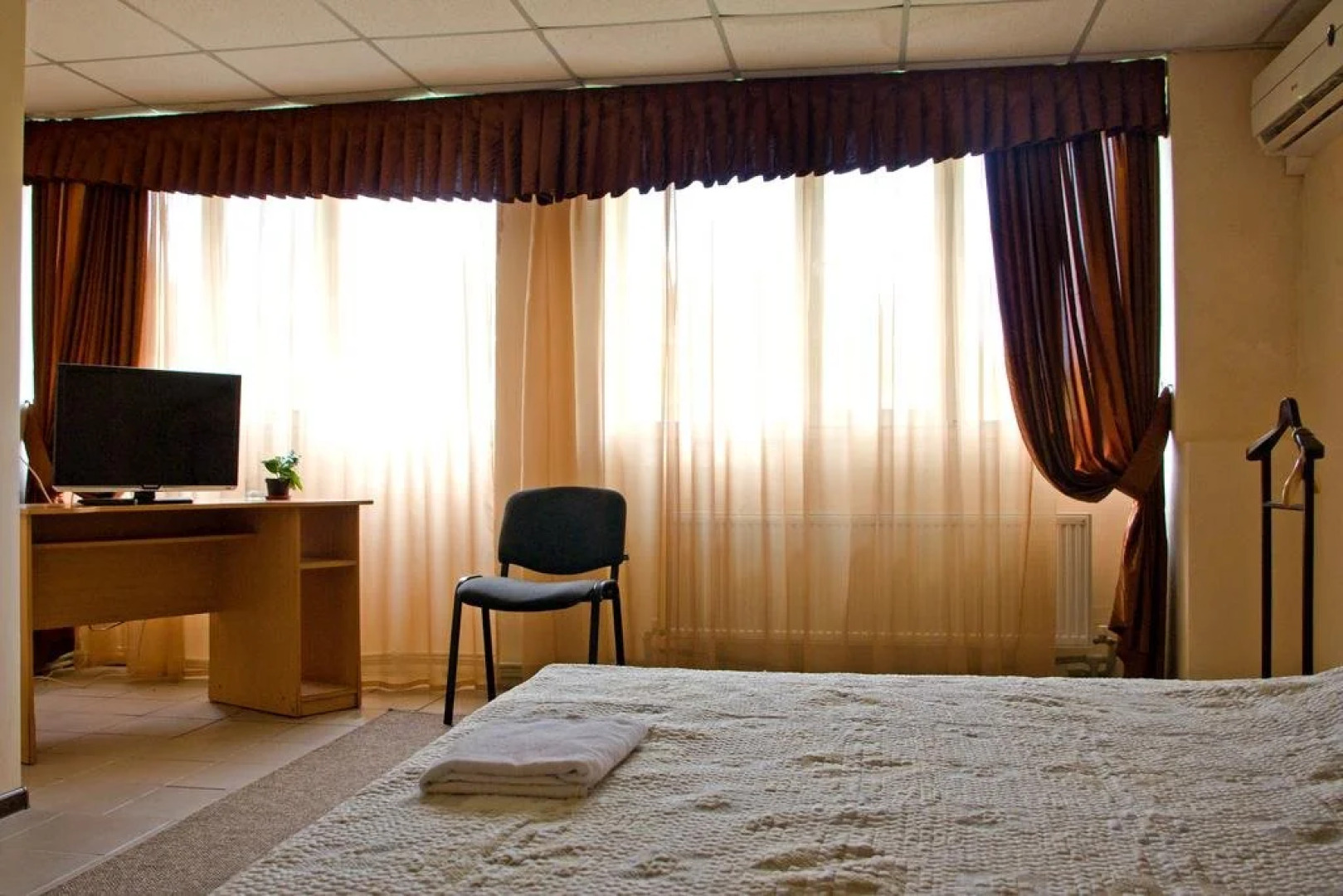 Отель Ягуар