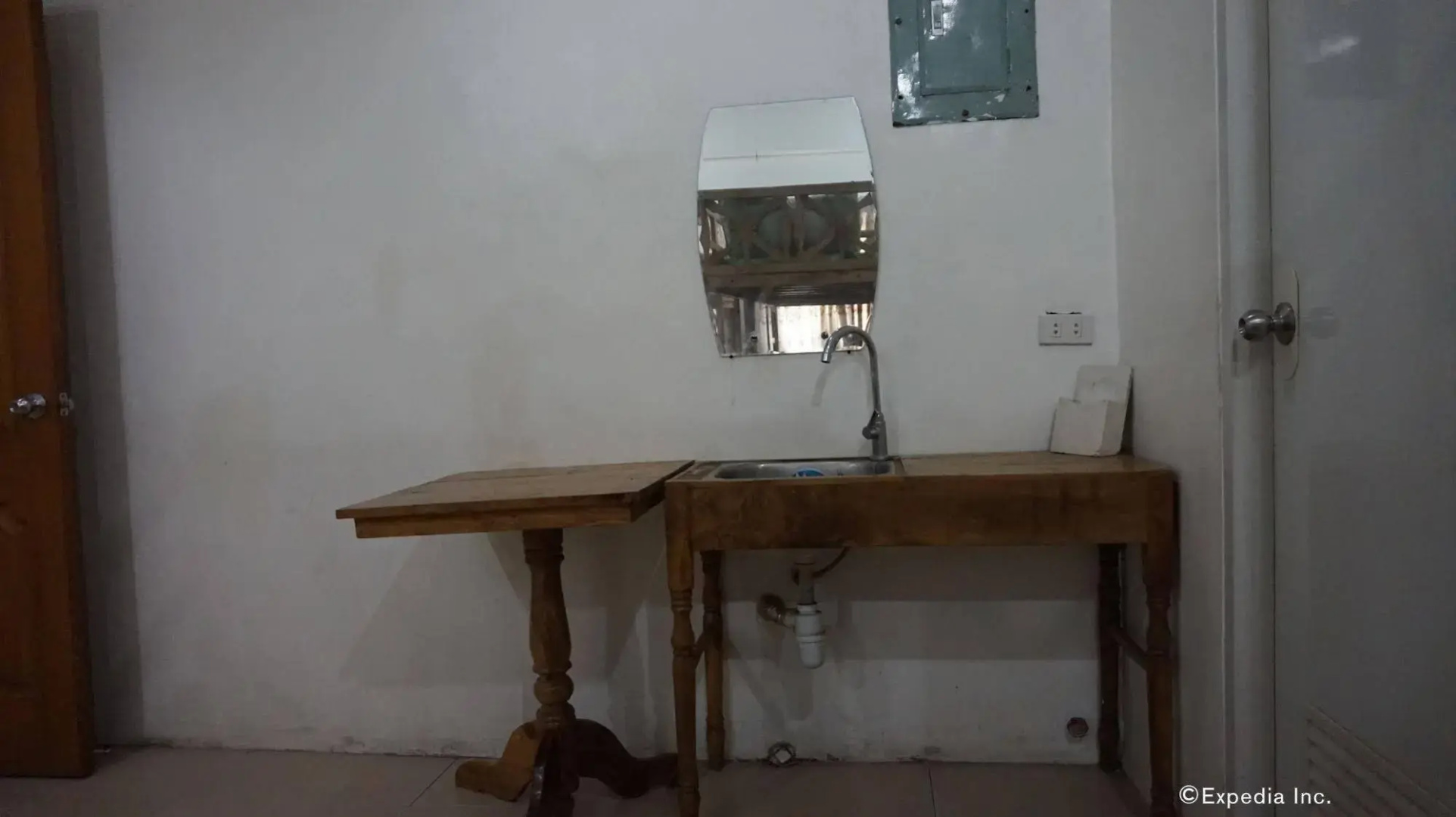 Rooms498