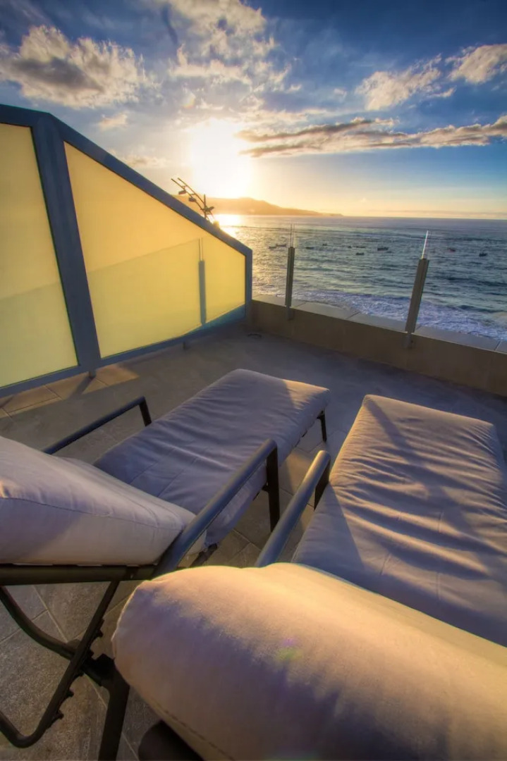 FRONT LINE SUITE BEACH by Living Las Canteras