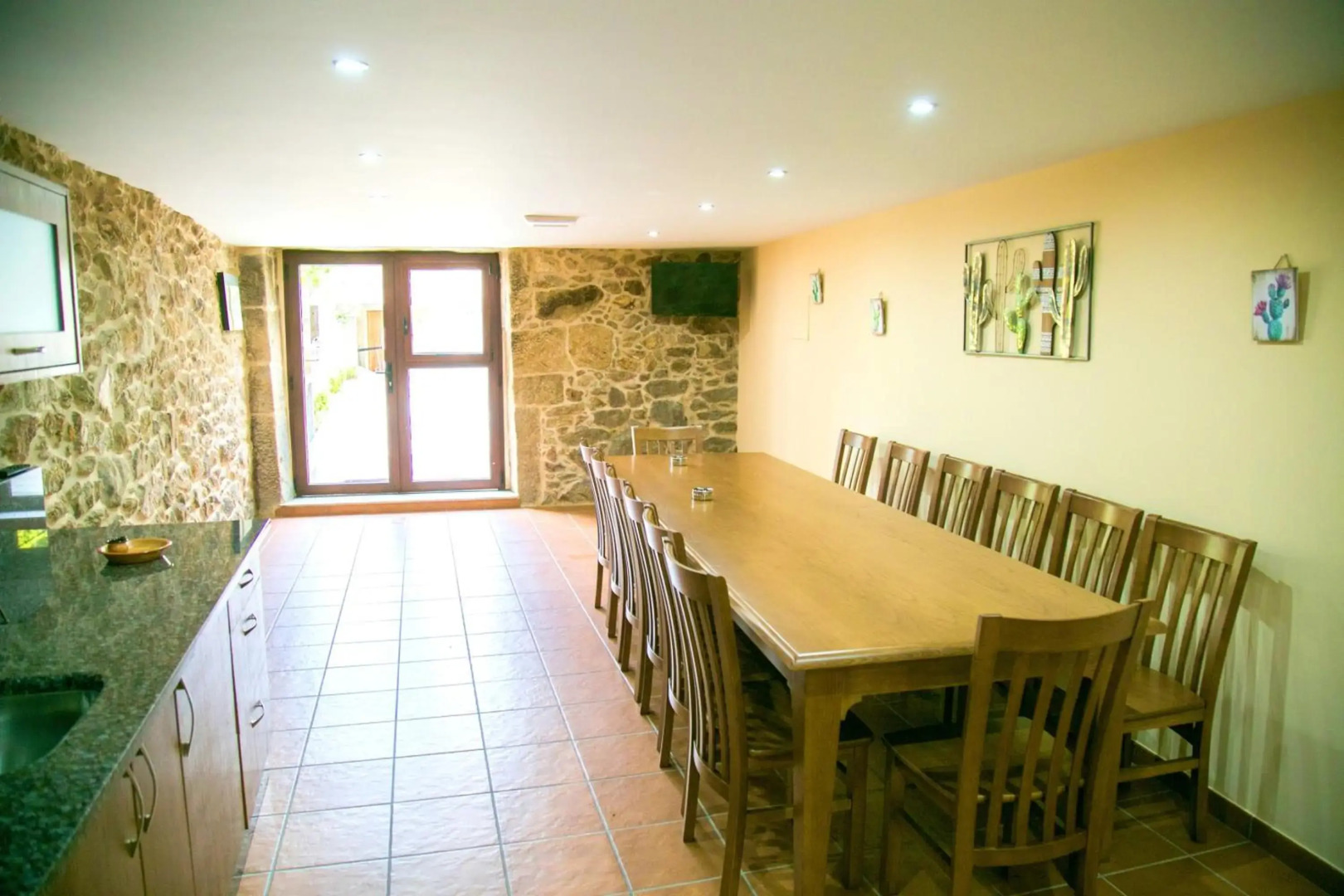 4 bedrooms house with private pool jacuzzi and enclosed garden at Cuntis