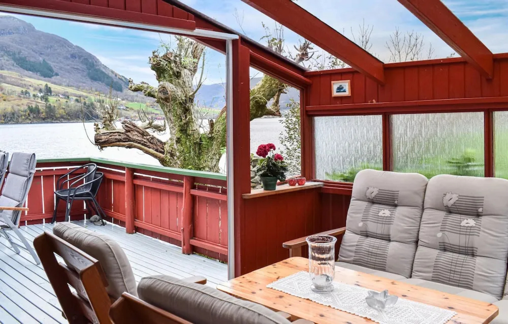 Nice Home in Ølensvåg With 3 Bedrooms and Wifi