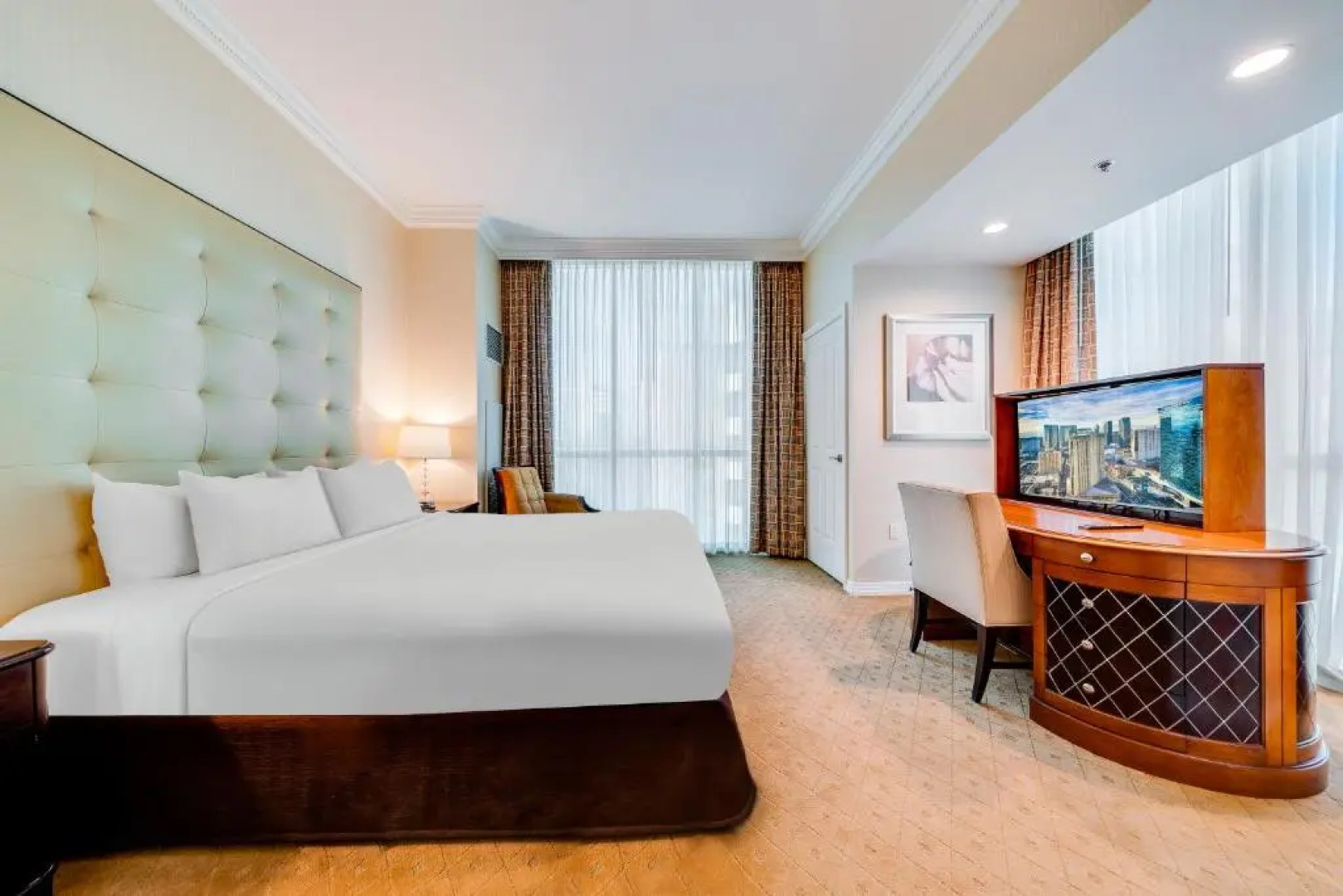 Jet Luxury at The Signature Condo Hotel