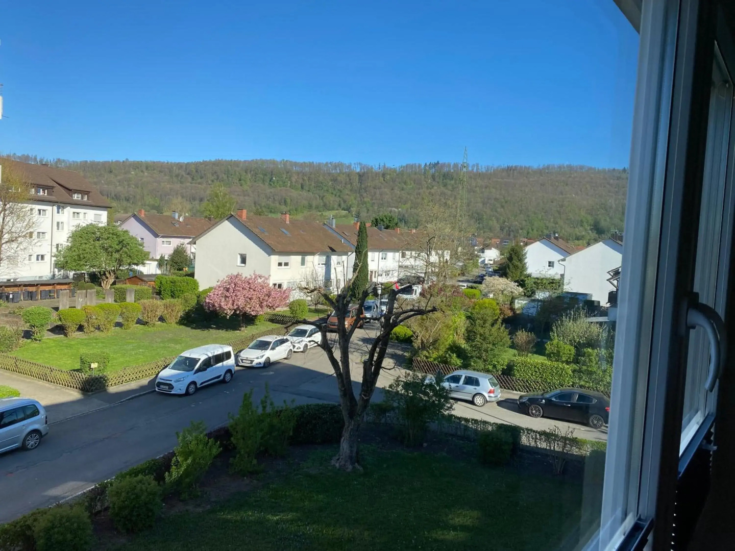 Schöne Ferienwohnung mit guter Anbindung, sehr guter Ausstattung und kostenloses WLAN