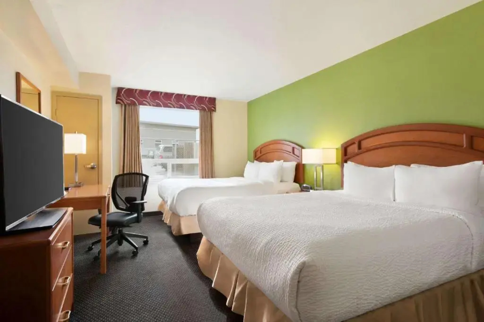 Days Inn And Suites - Thompson