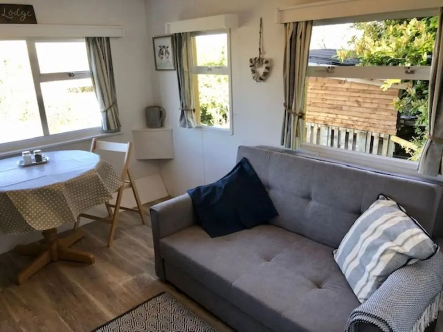 Cosy Rural Lodge at Goldhill Glamping - Sleeps 4