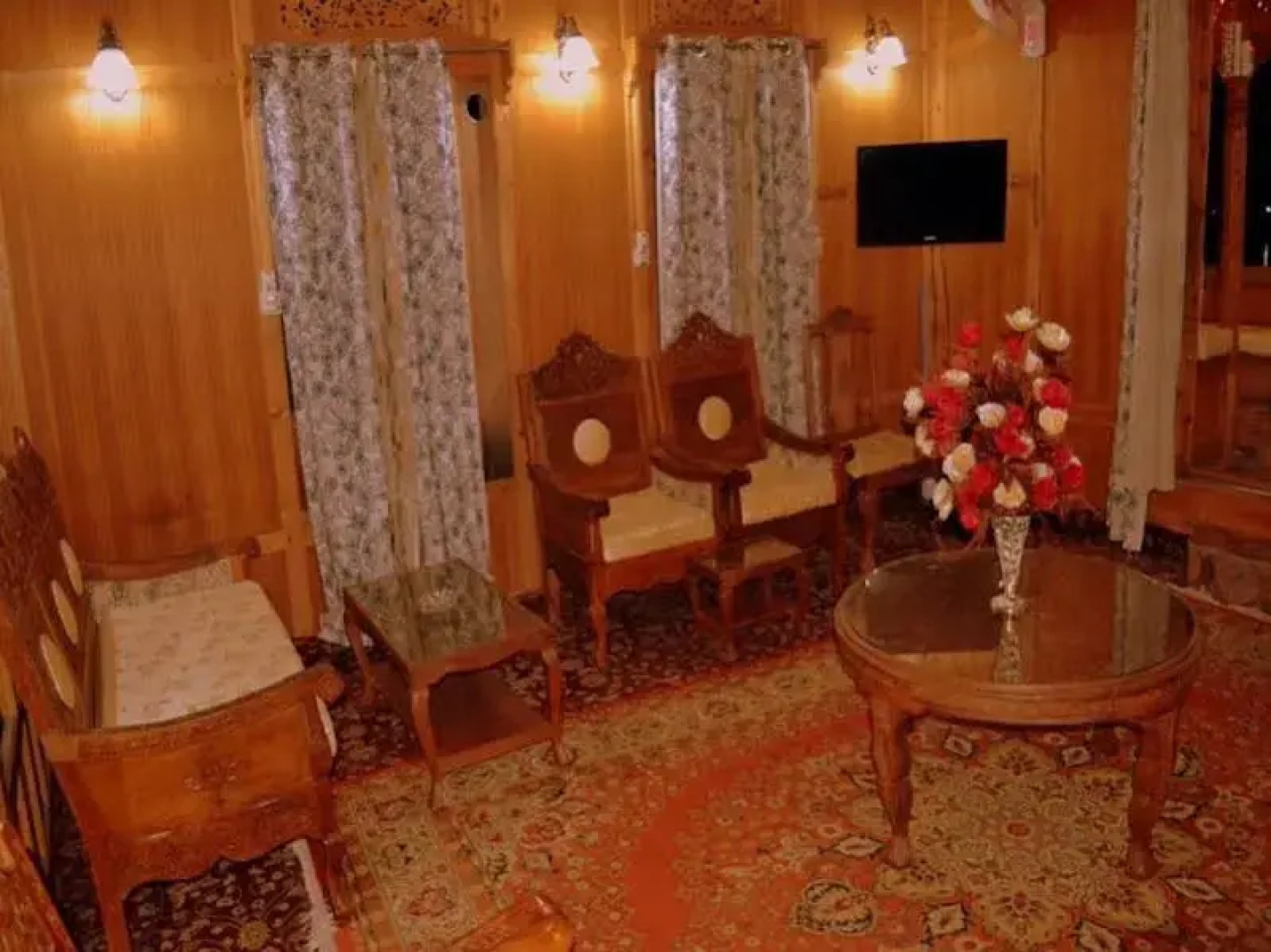 Goonapalace Group of Houseboats