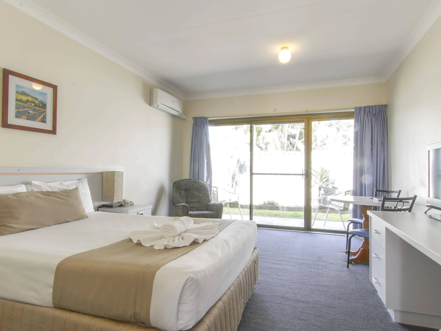 Island Palms Motor Inn