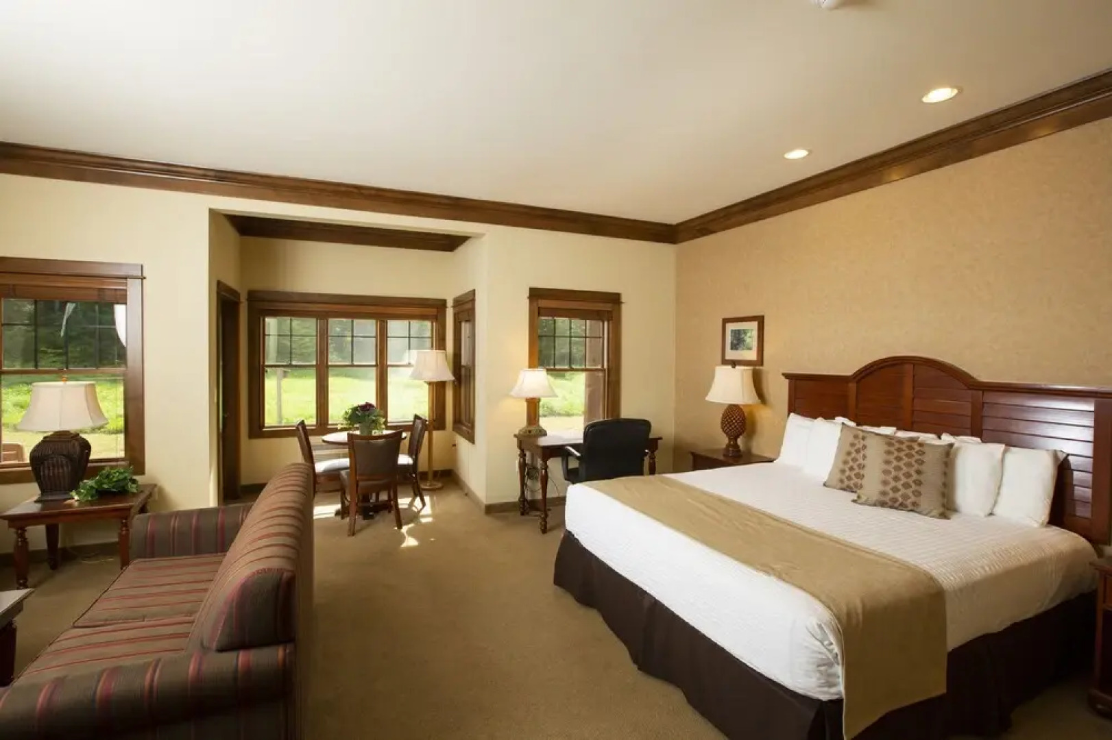 The Rockwell Lake Lodge, A Cobblestone Hotel