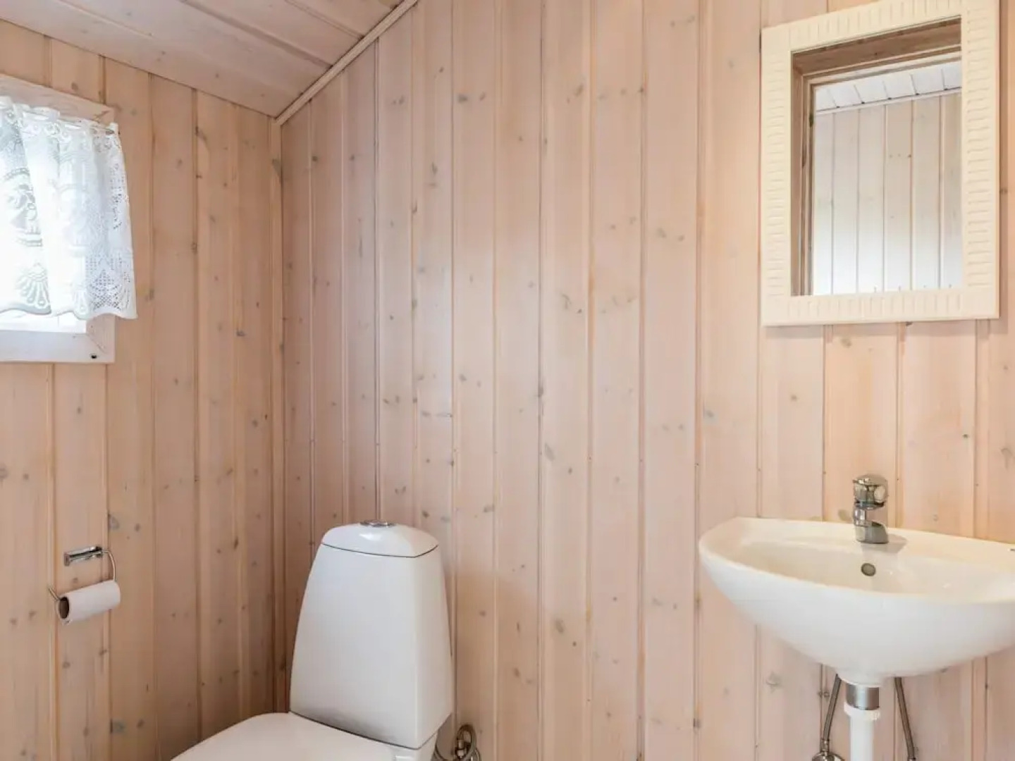 6 Person Holiday Home in Tarm