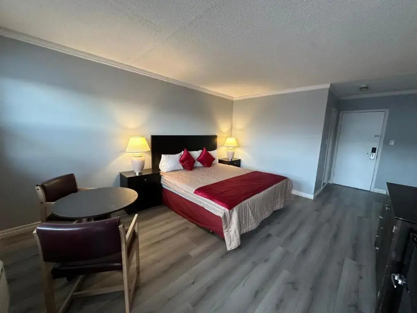 Econo Lodge Cornwall