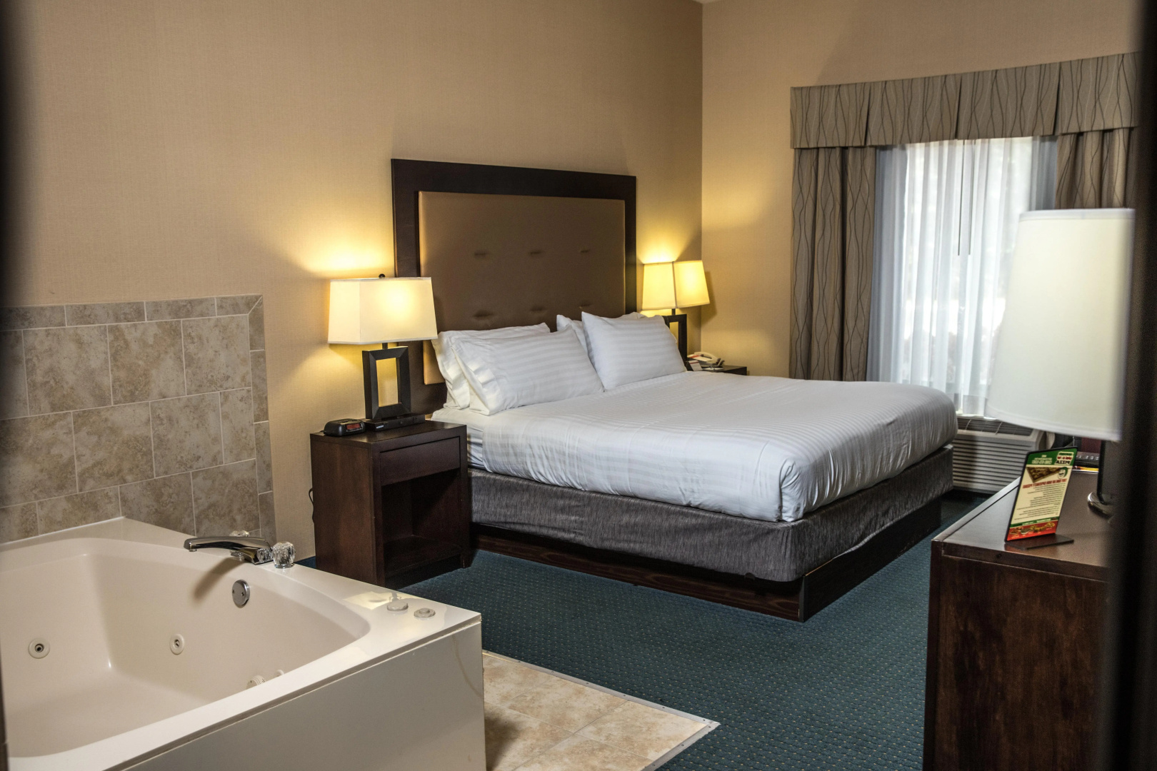 Holiday Inn Express Hotel & Suites Detroit-Novi by IHG