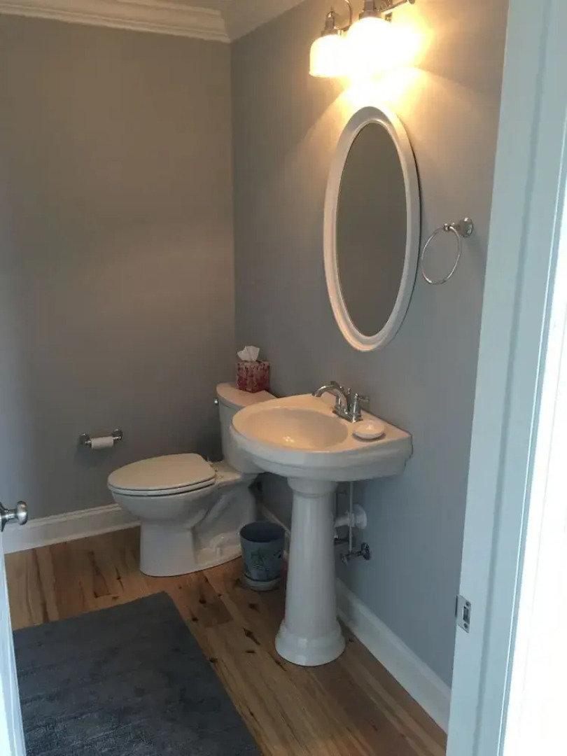 Best Day Ever 4 Bedroom Home by RedAwning