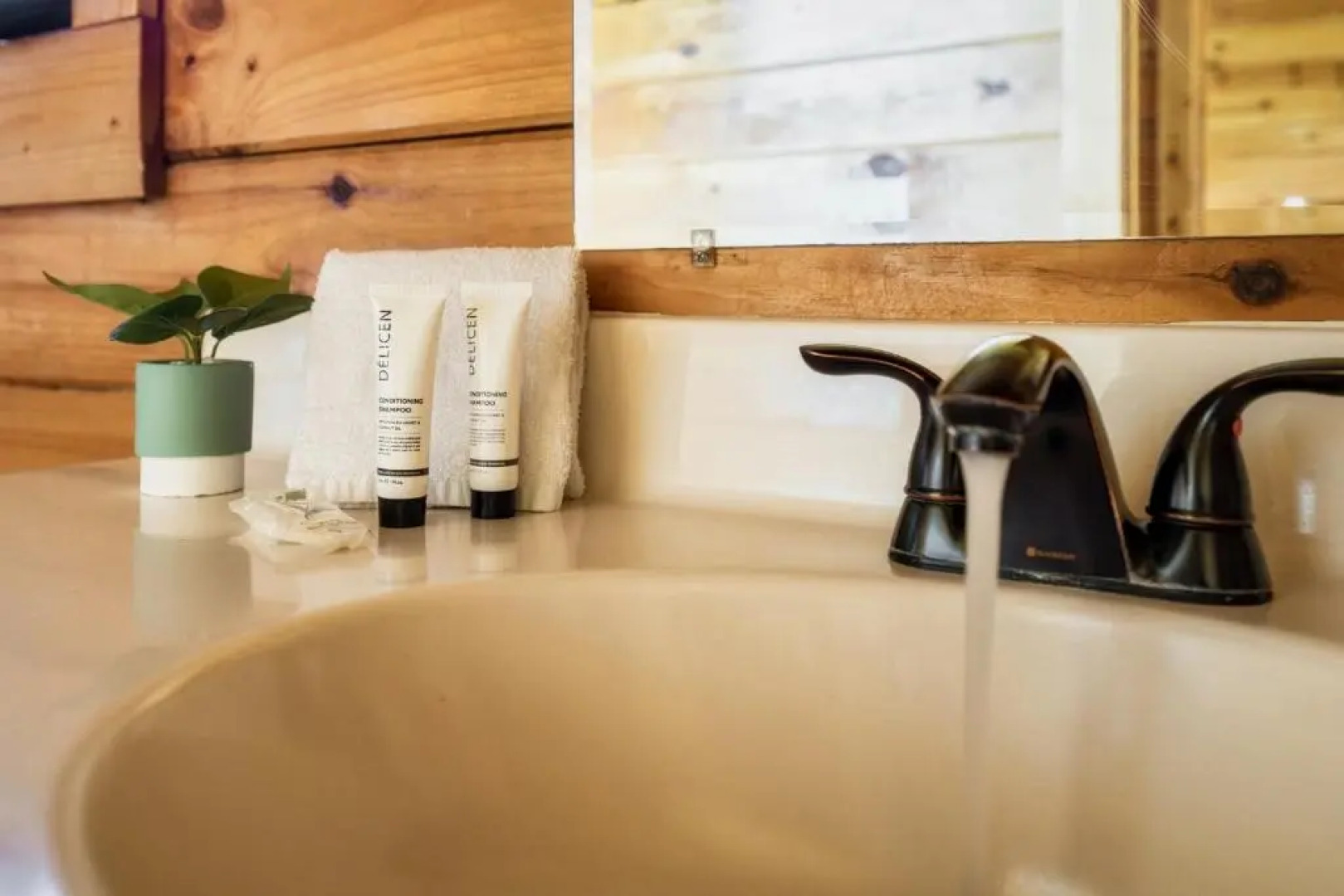 Bear Time Cabin - Scenic Mountain View, Firepit, Hot Tub, Theater, 4BR 3BA Sleeps 14