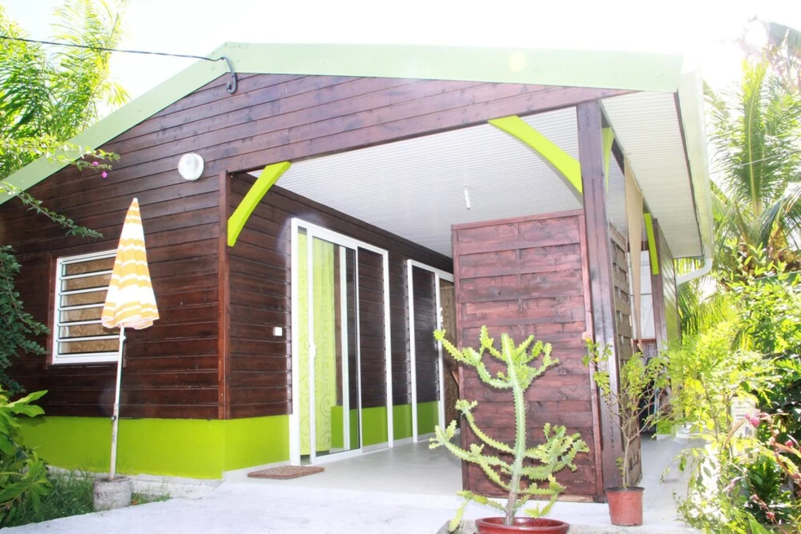Bungalow With 2 Bedrooms in Rivière-salée, With Furnished Terrace and