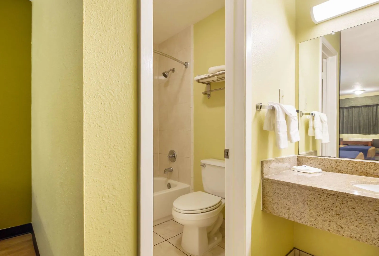 Scottish Inn & Suites