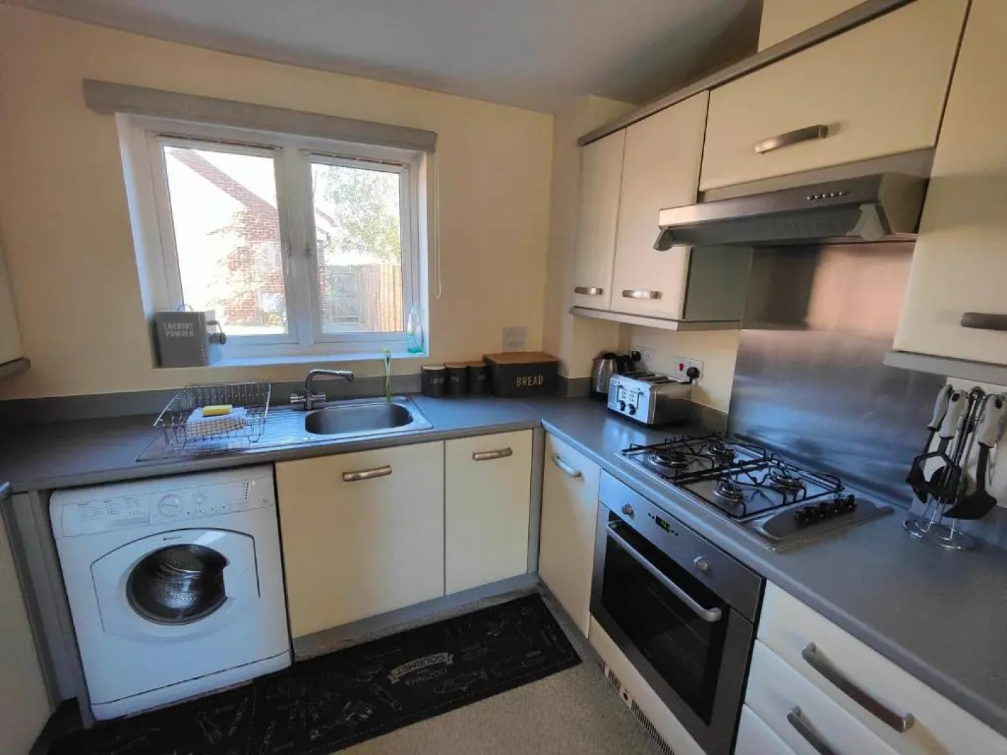 Lakeside-Dakota 3bed house 2bath parking M27 J5 Southampton Airport sleeps 6