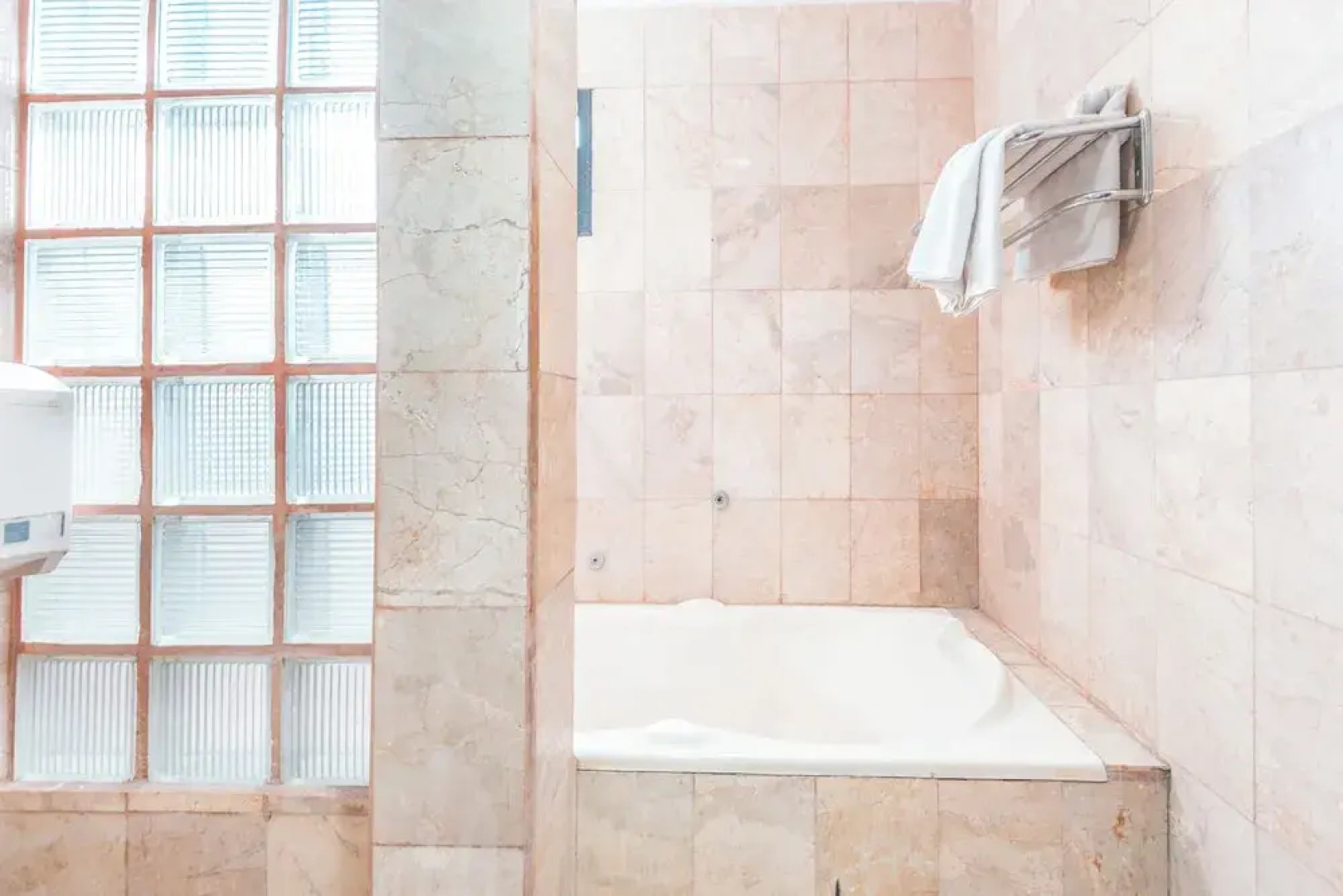 OYO 94759 Hotel Taman Cibinong