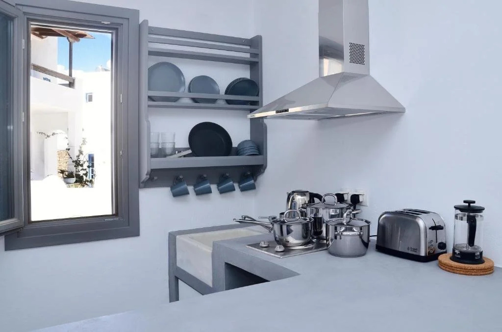 Ionathan Koufonisia Suites