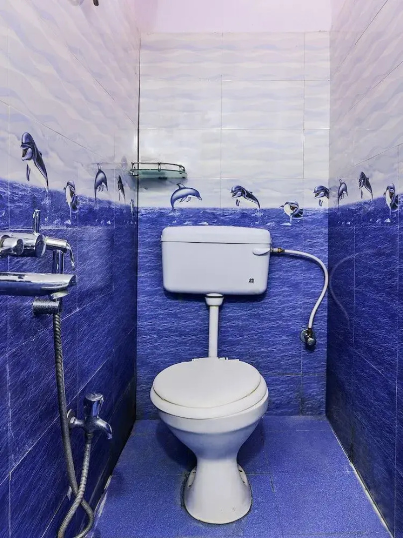 SPOT ON 37504 Mayura Hotel And Lodge