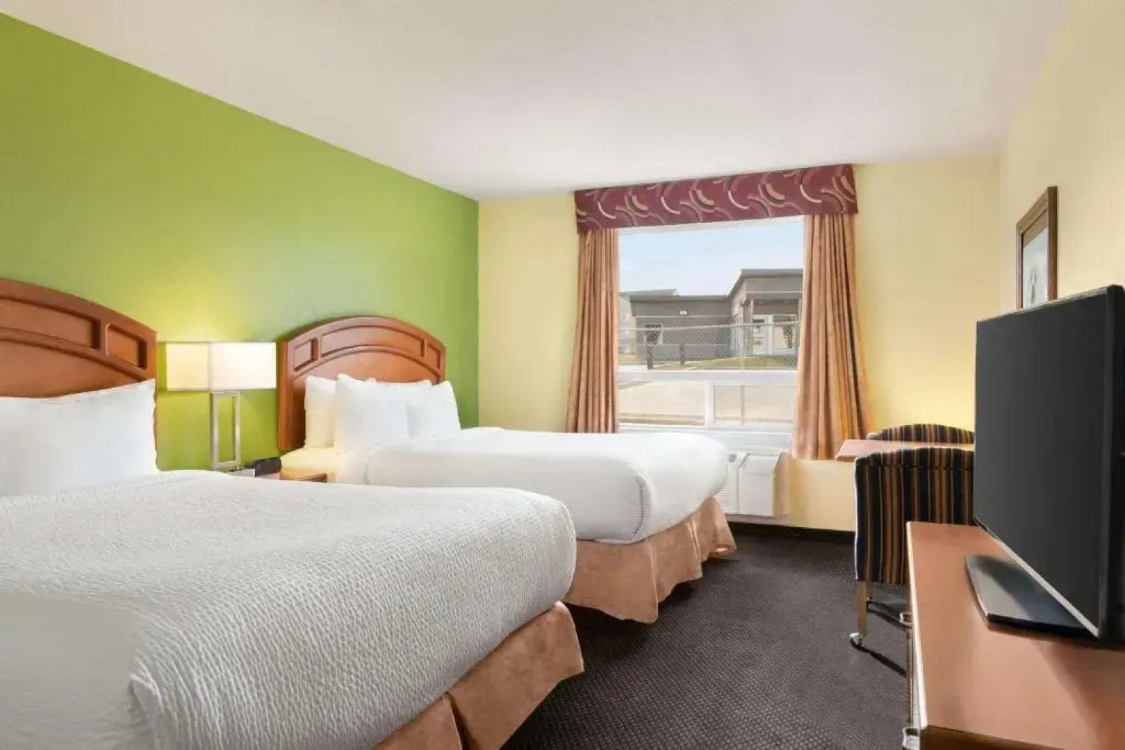 Days Inn And Suites - Thompson