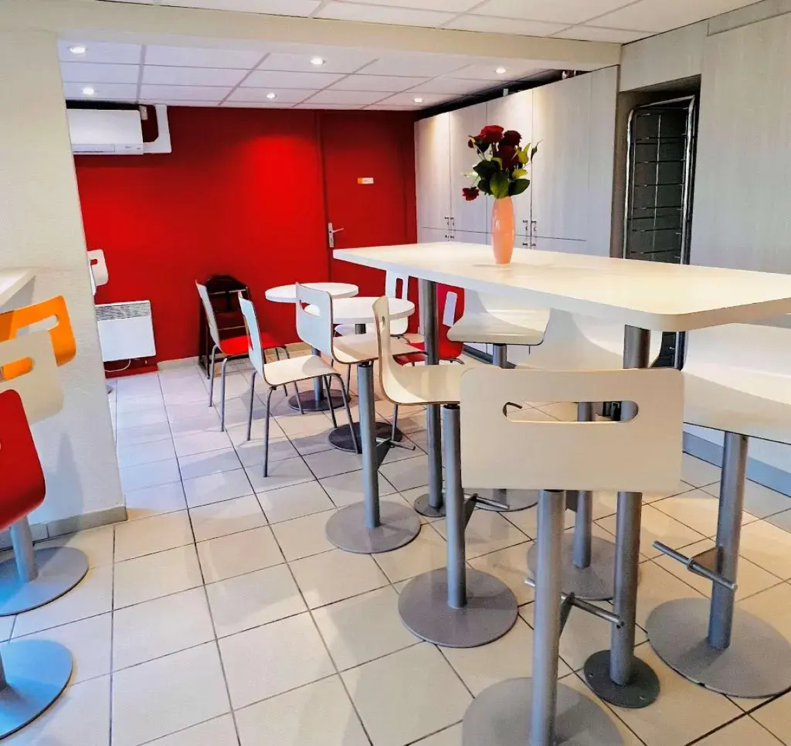 Hotel Première Classe Saint Quentin En Yvelines - Elancourt