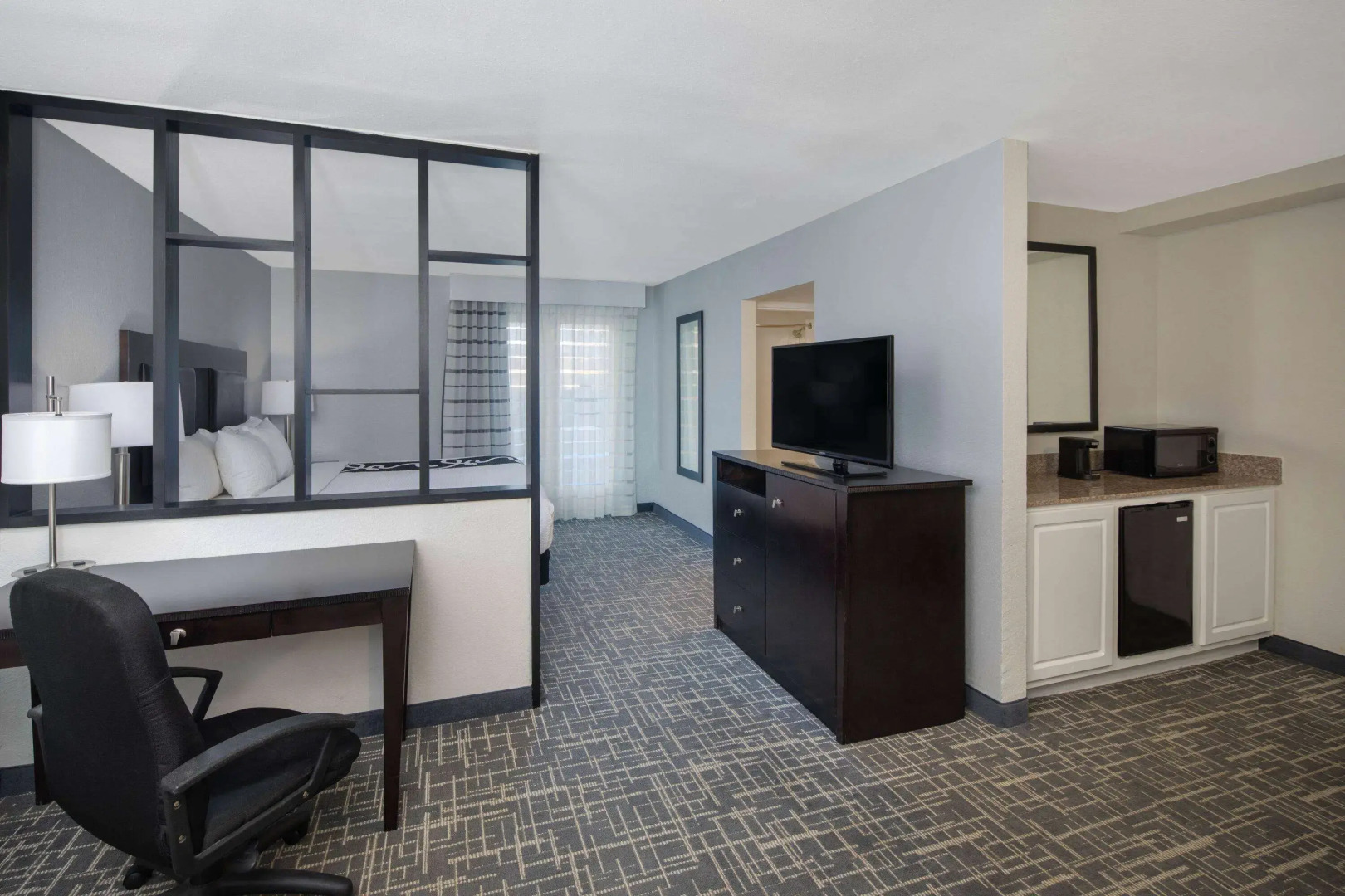 La Quinta Inn & Suites by Wyndham Atlanta Airport South
