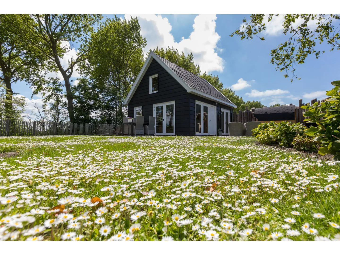 Holiday Home in Vrouwenpolder With Garden