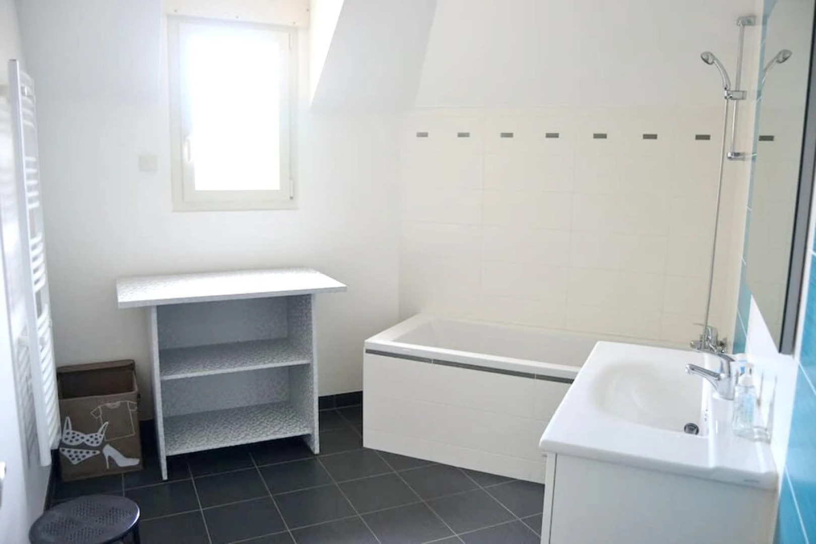 House With 2 Bedrooms in Saint-jouan-des-guérets, With Enclosed Garden