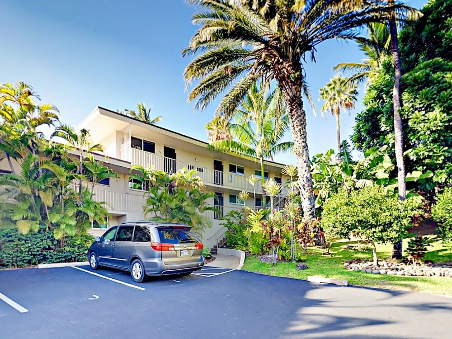 Top-Floor Unit Unit #302 - 2 Br Condo