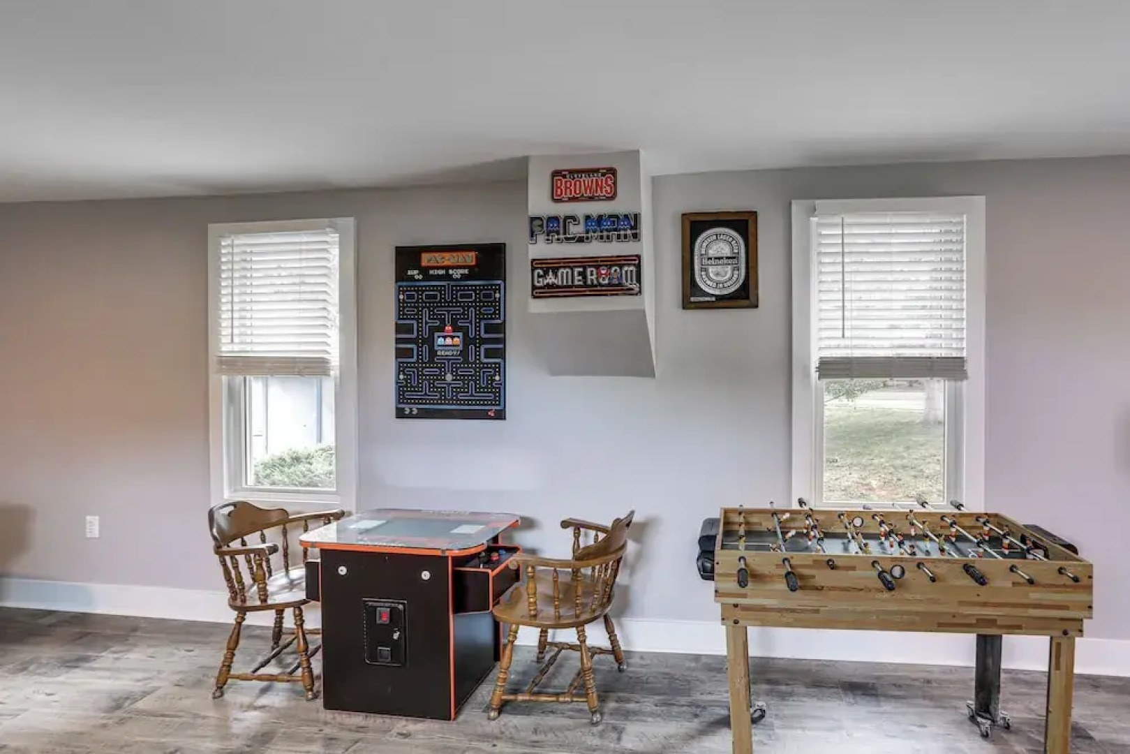 3 Mi to Cedar Point: Sunny Sandusky Home w/ Yard