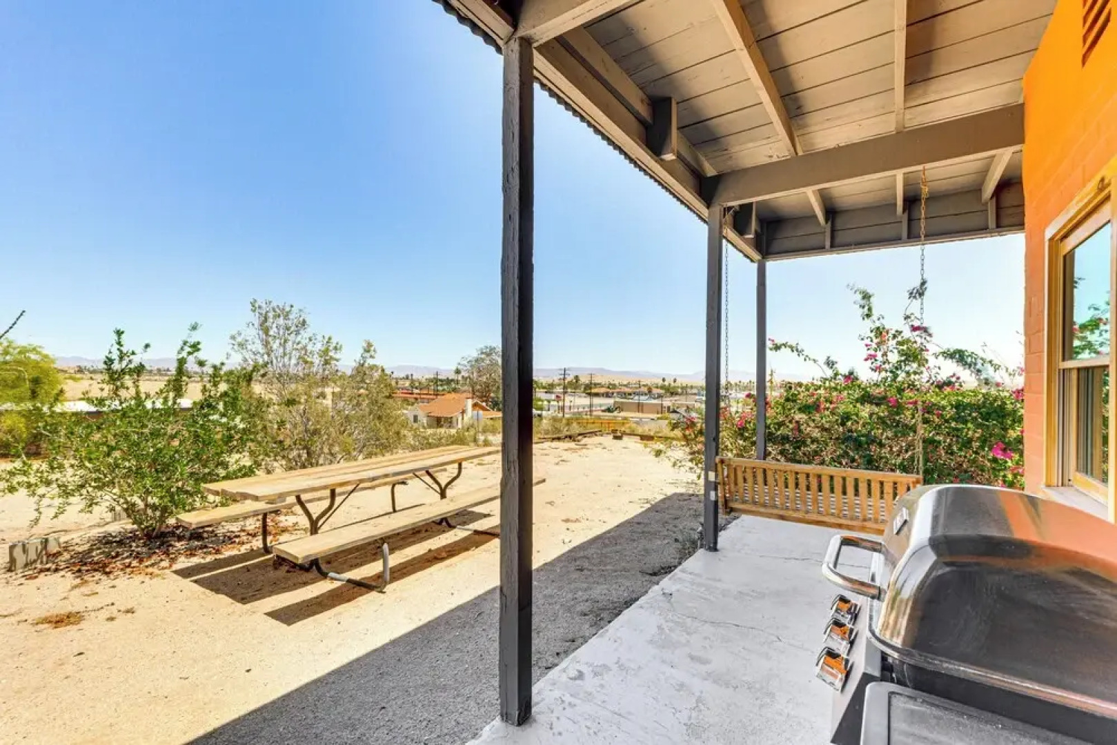 5 Mi to Joshua Tree National Park: Desert Oasis!