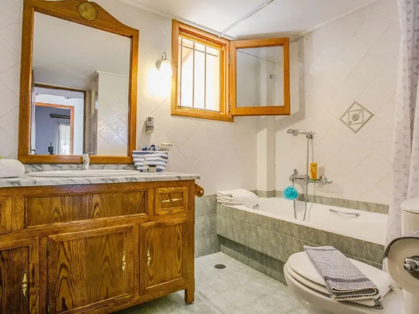 Villa in Heraklion With Private Pool & Beaches