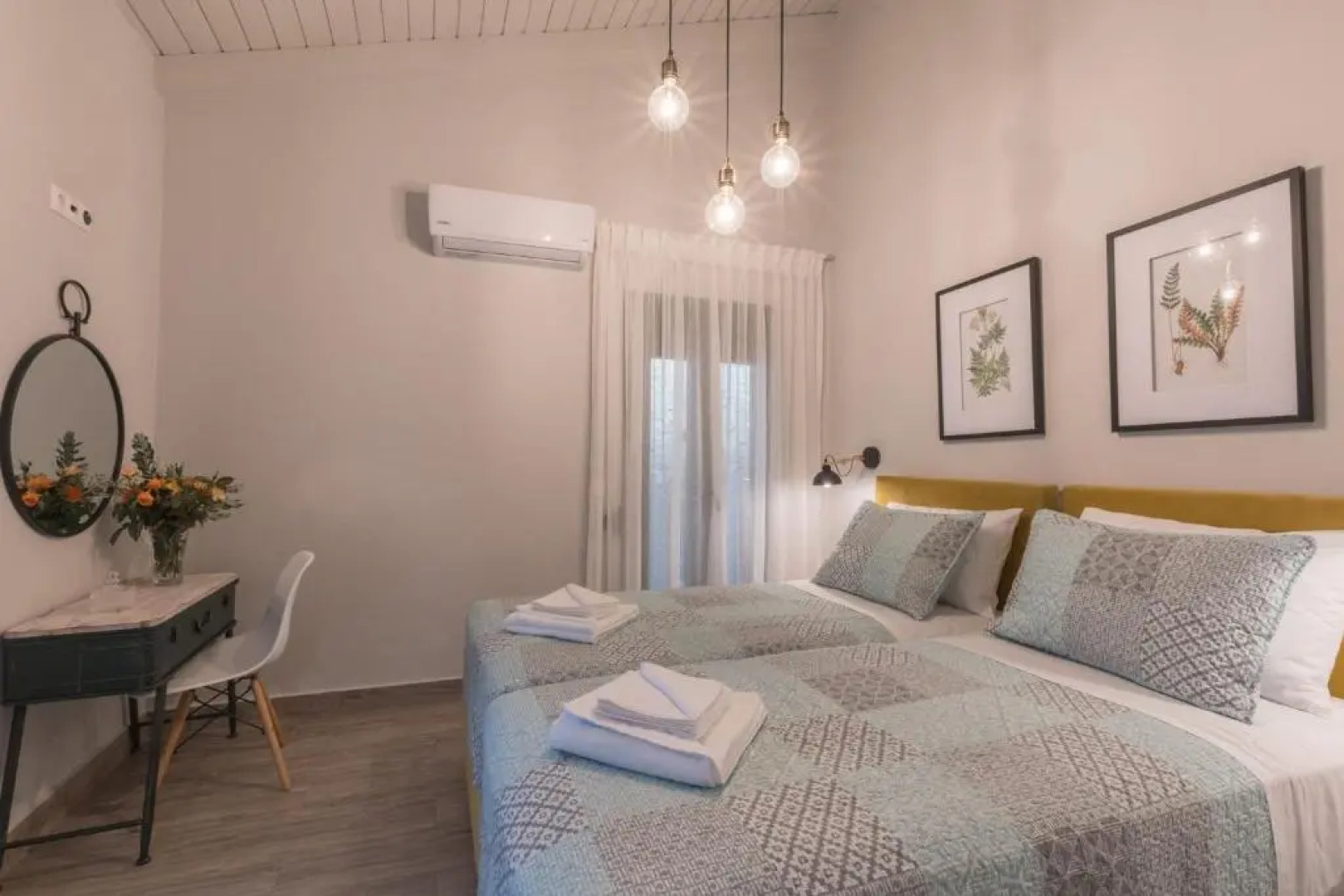 Casa Leone, cosy apartment overlooking the square