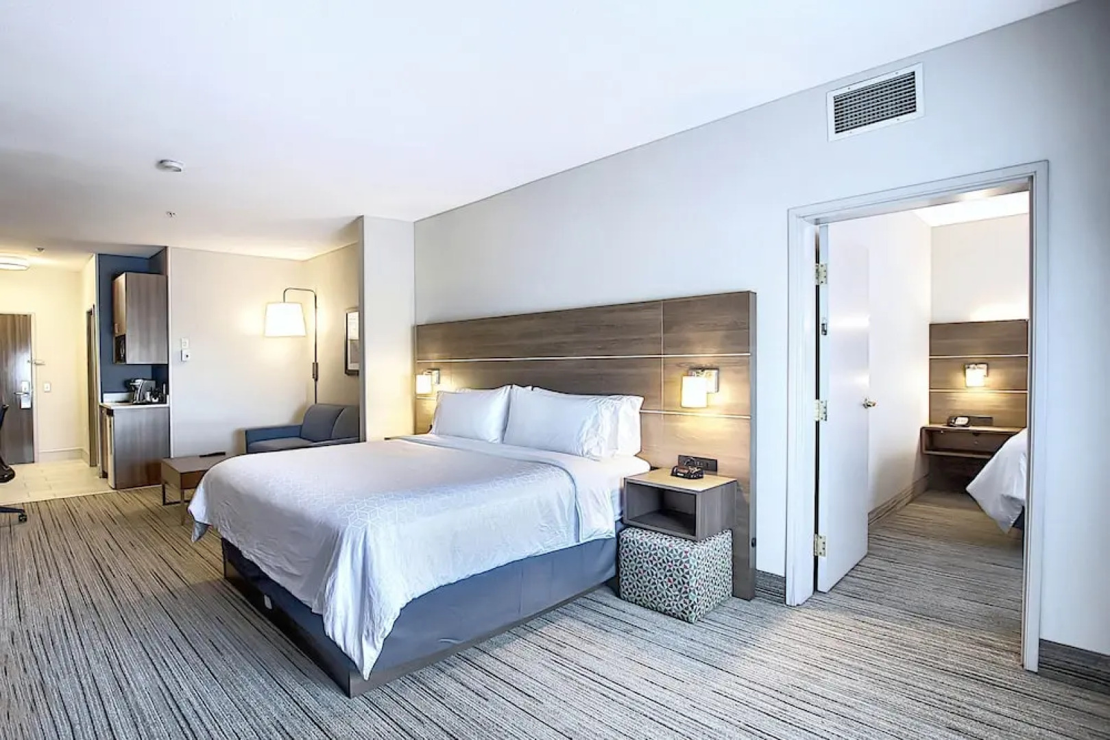 Holiday Inn Express Hotel & Suites Airport - Calgary