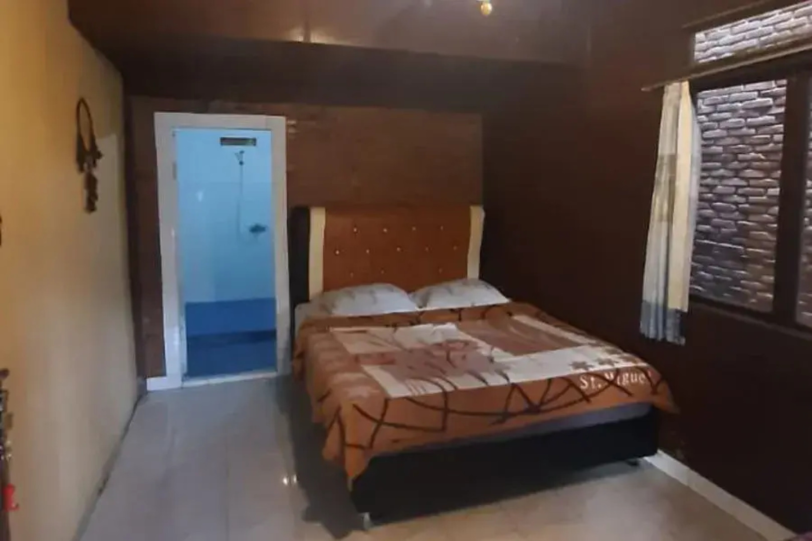 Laster Jony's Guesthouse Samosir RedPartner