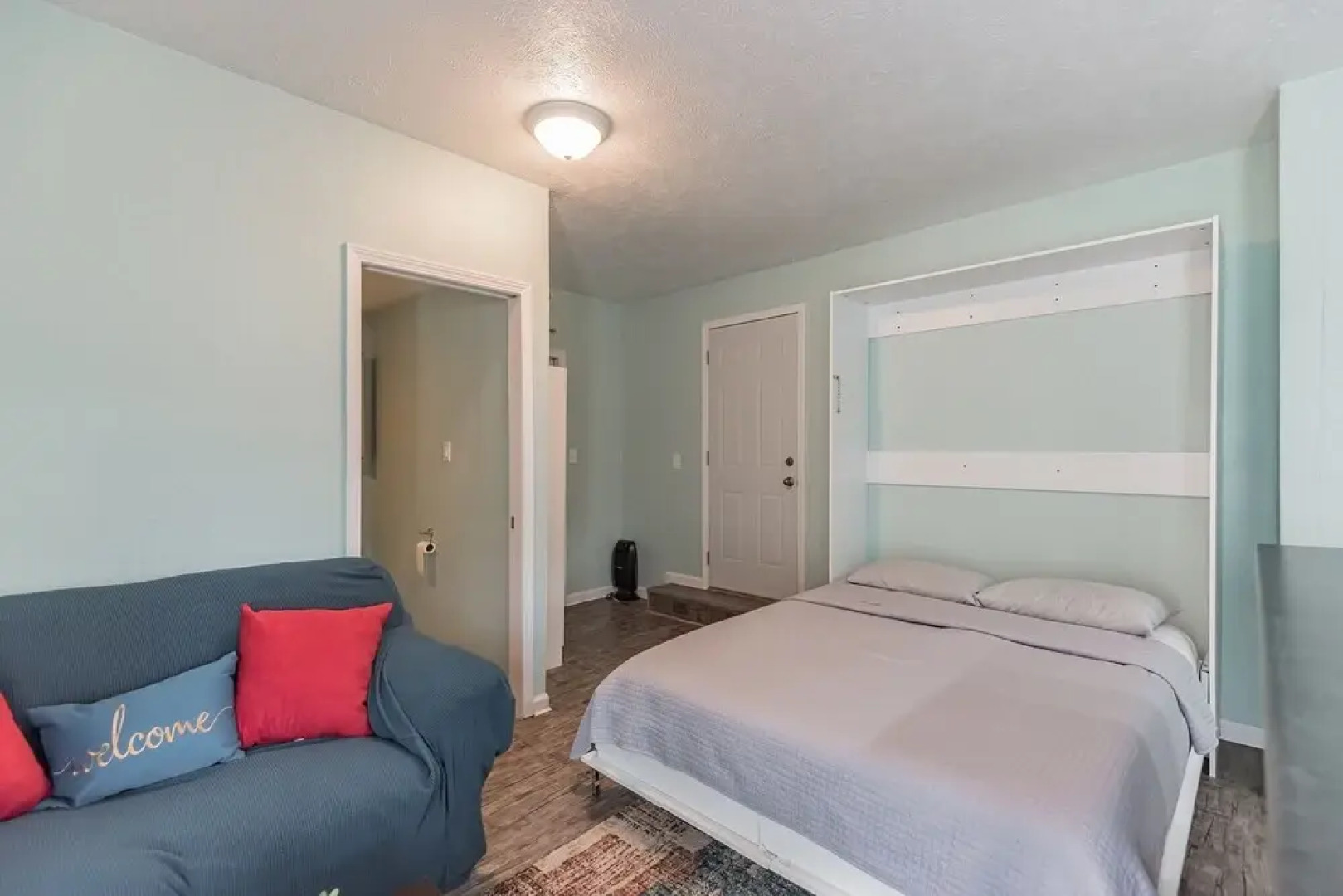 Quiet And Comfy Studio Apartment In South Bend, Minutes From Notre Dame! Pet Friendly! Apts