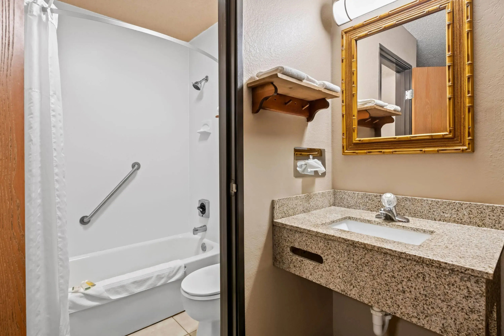 Super 8 by Wyndham Blue Earth