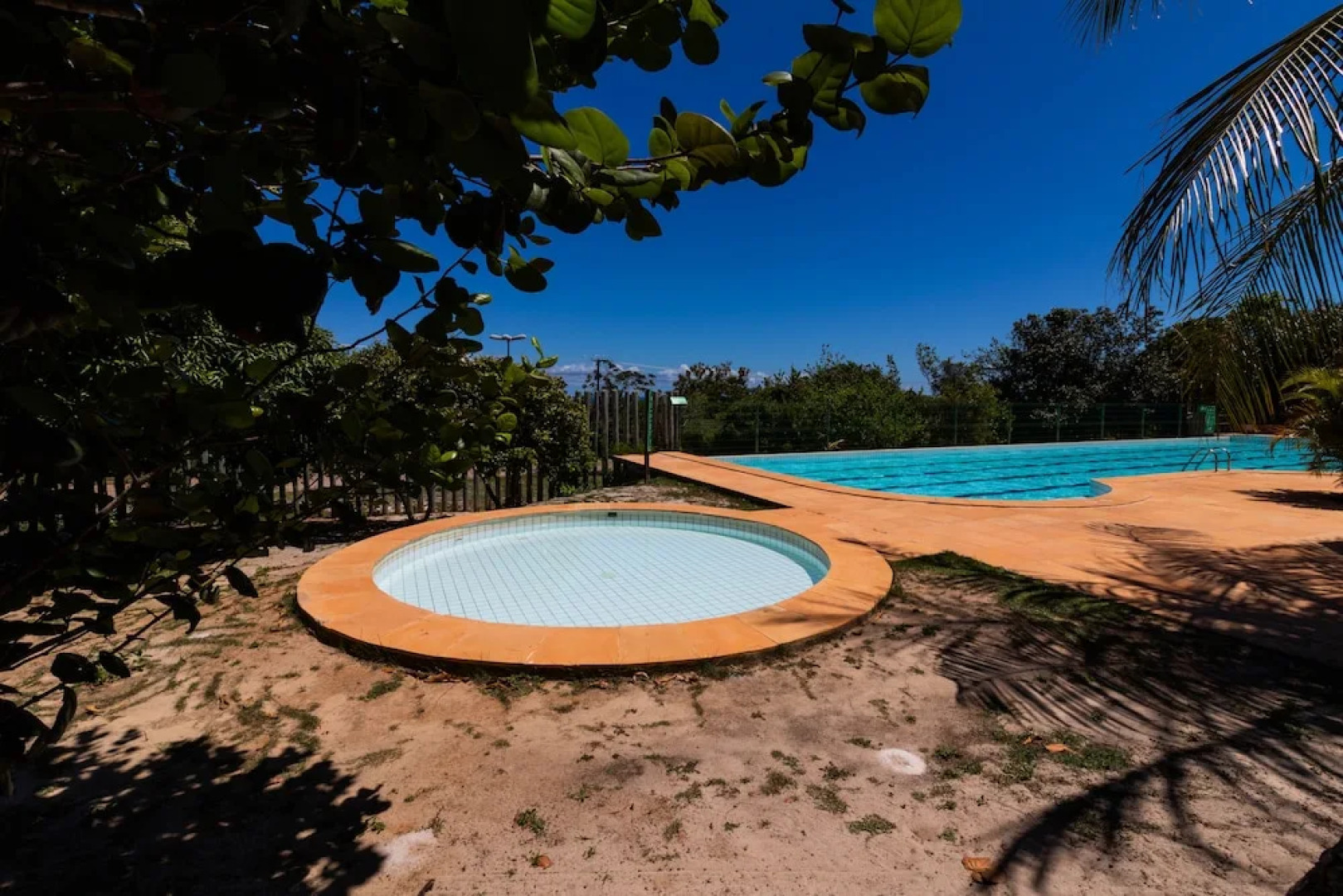 PF02 Apt. 3 Quartos em Praia do Forte