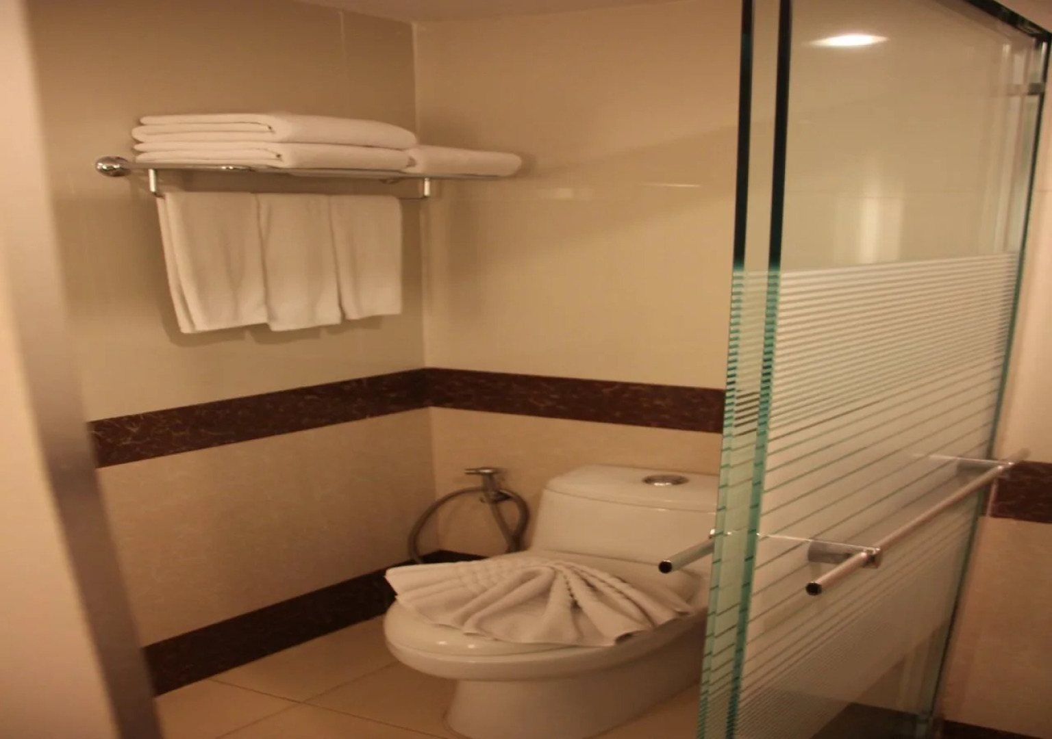 Thatphanom River View Hotel