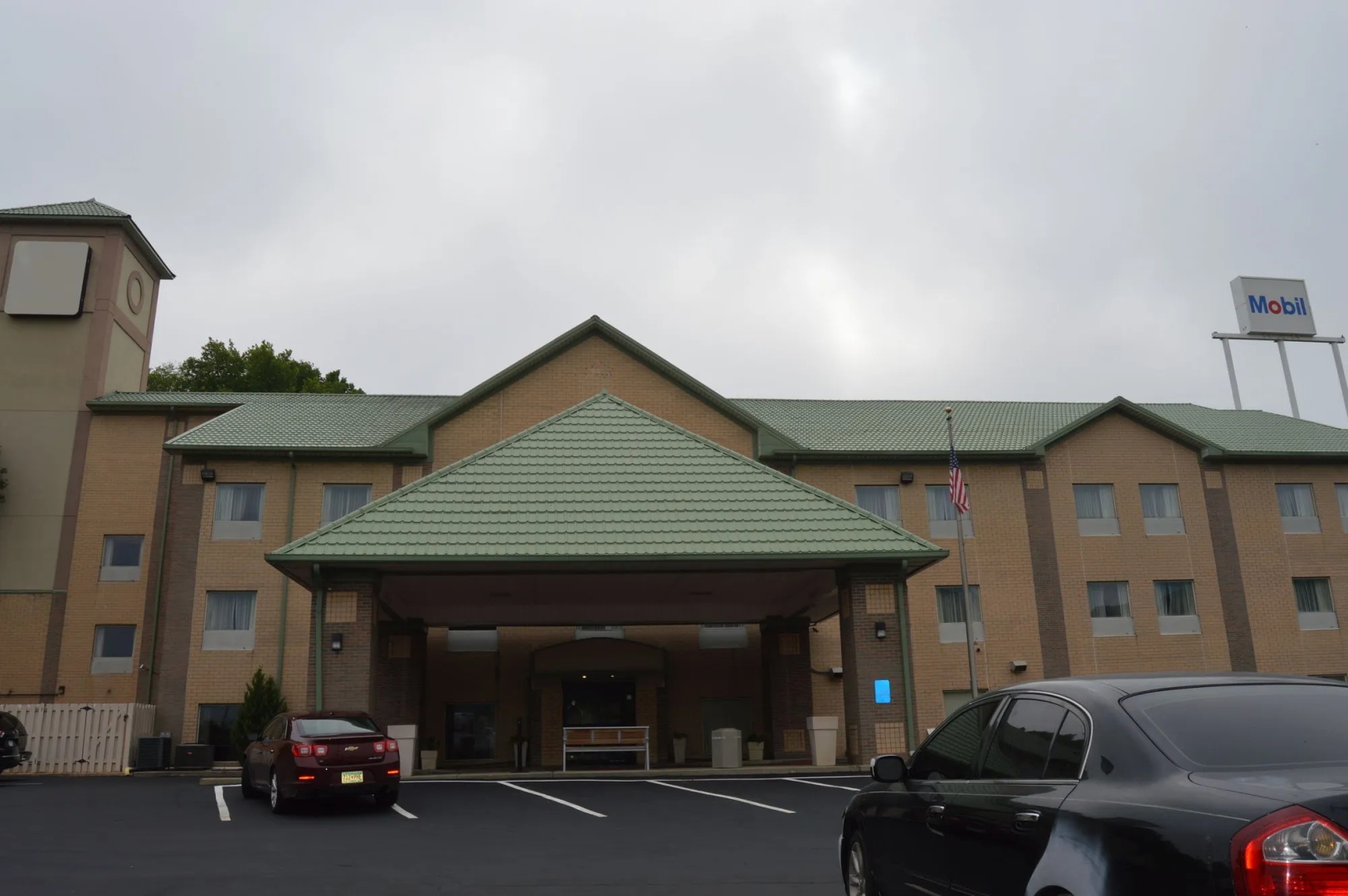 Comfort Inn & Suites Cincinnati Uptown Clifton