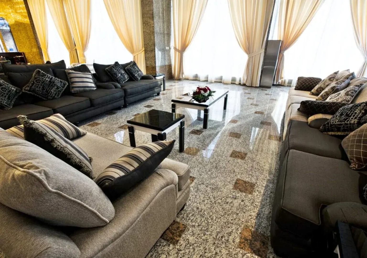 Sara Palace Hotel Apartments