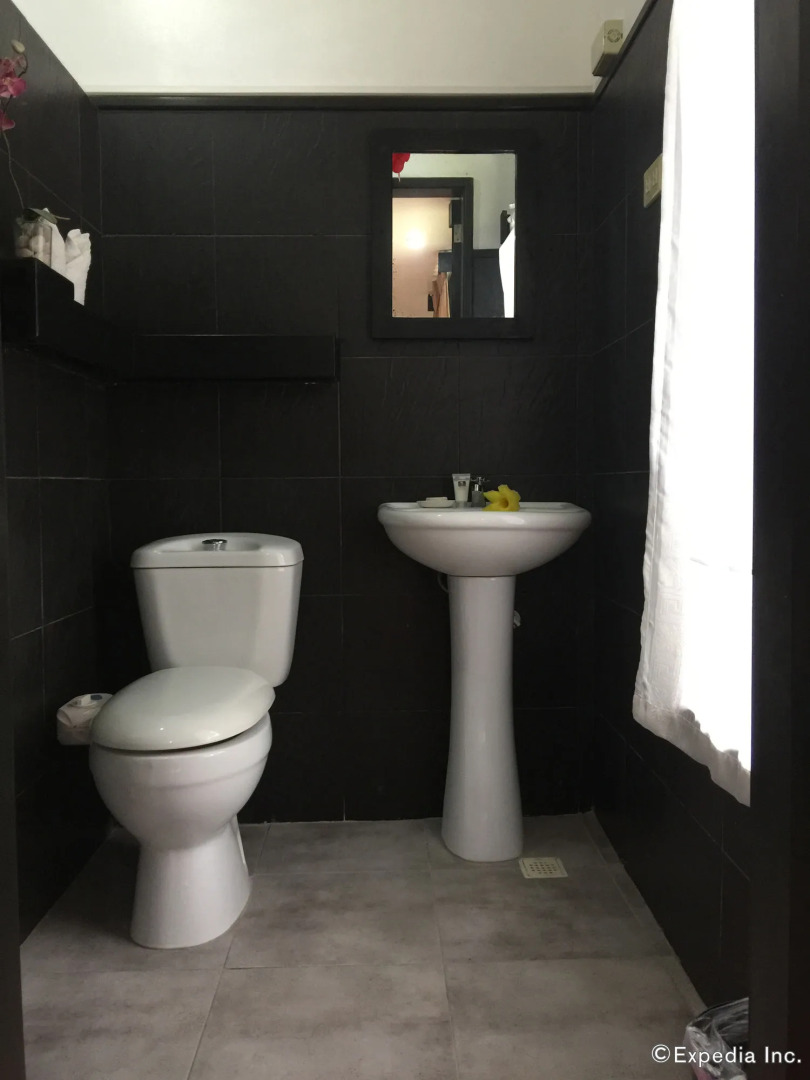 La Pernela Beachfront Resort