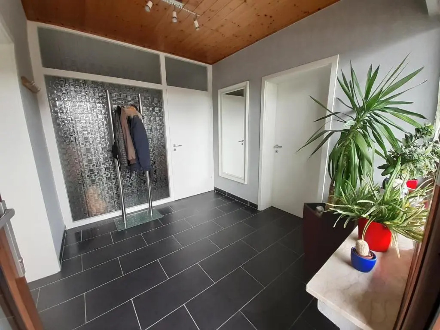 Ferienwohnung 75m² Terrasse Parkplatz WallBox Nürburgring