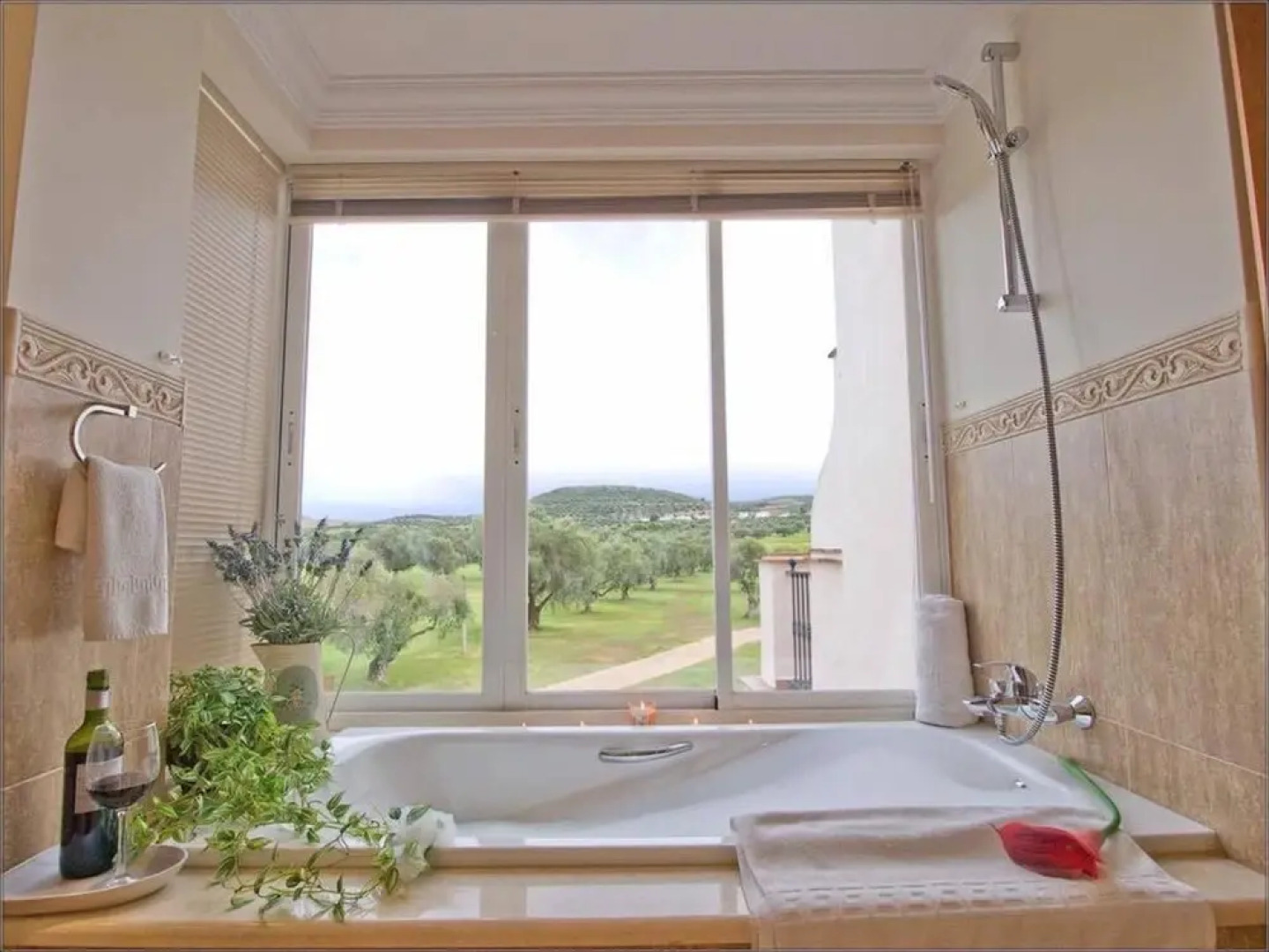 House With 2 Bedrooms in Arcos de la Frontera, With Wonderful Mountain View, Pool Access, Furnished Garden - 60 km From the Beach