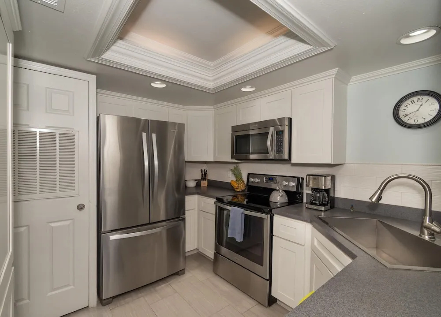 Tastefully Decorated Sea Woods Veranda Close to Pool Fitness Room Sv162