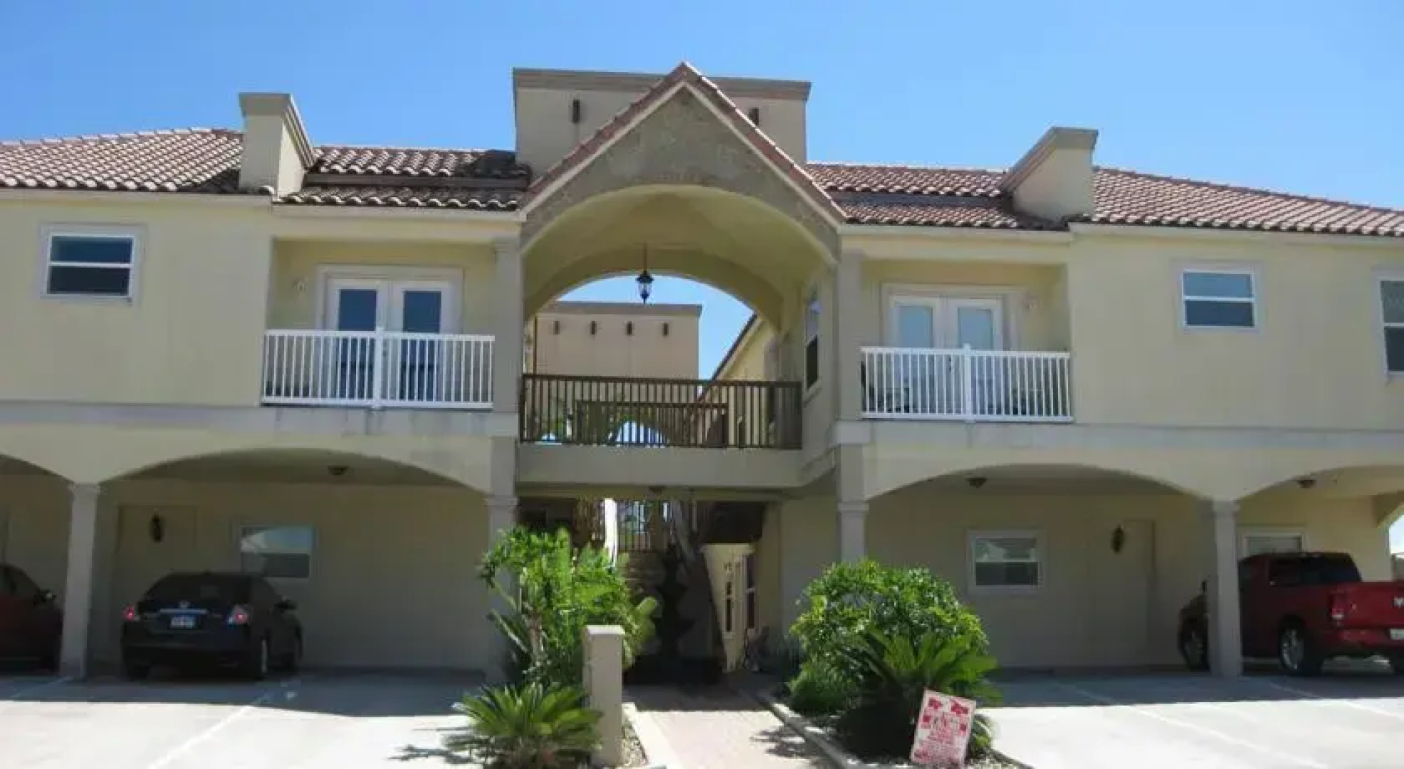 San Francisco II Condominiums - by Island Services