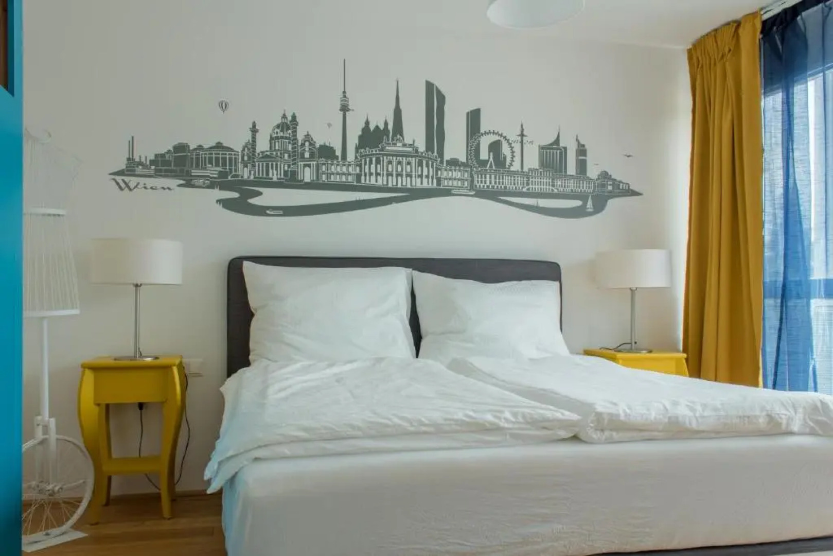 Yellow Flower Apartment with Pool - 5 min to Lake