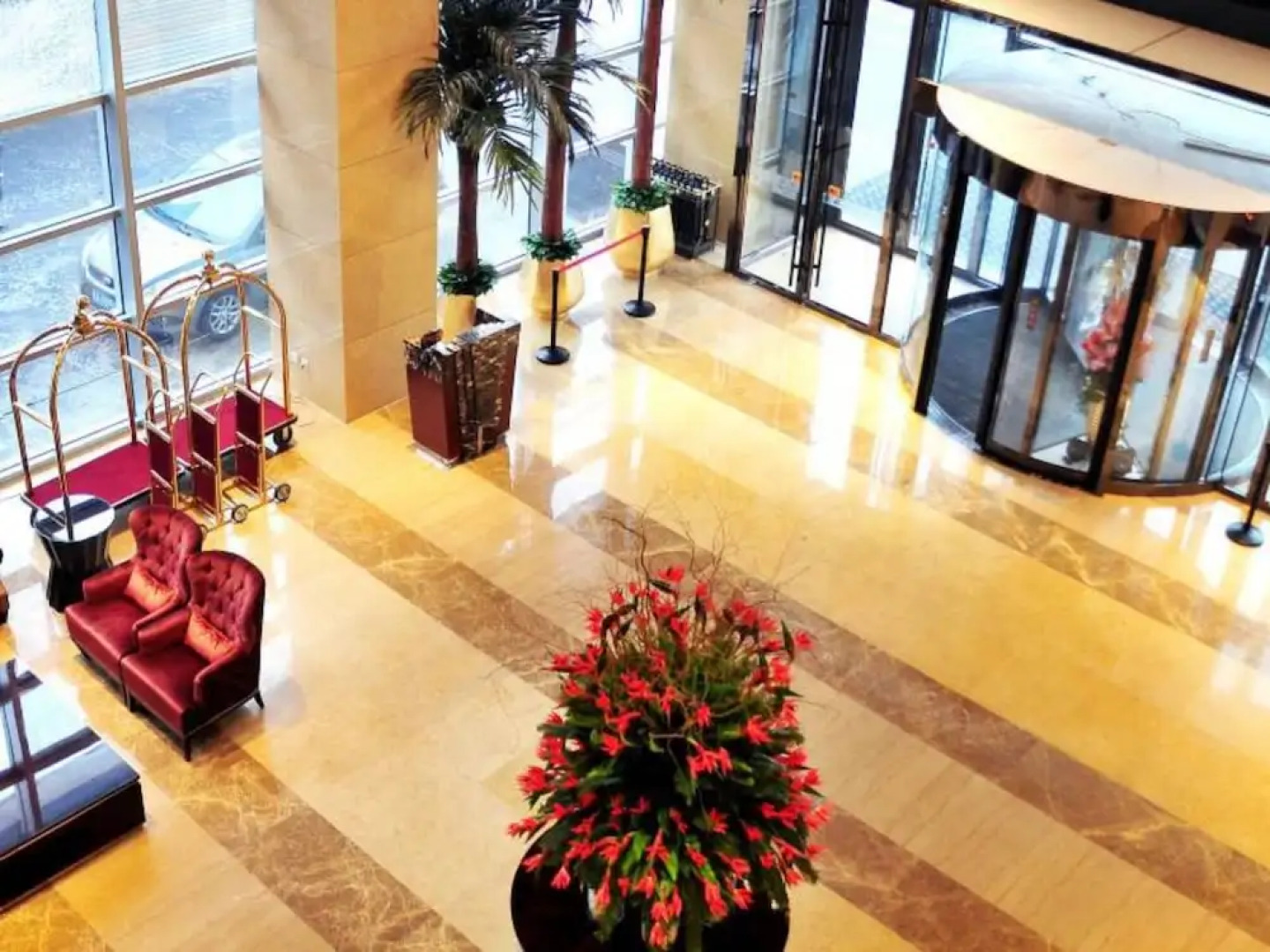 Oasis Grand Hotel